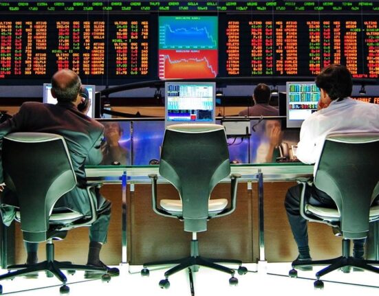 Bitcoin Faces Correction as Stimulus Uncertainty Looms: Insights from Delphi Digital