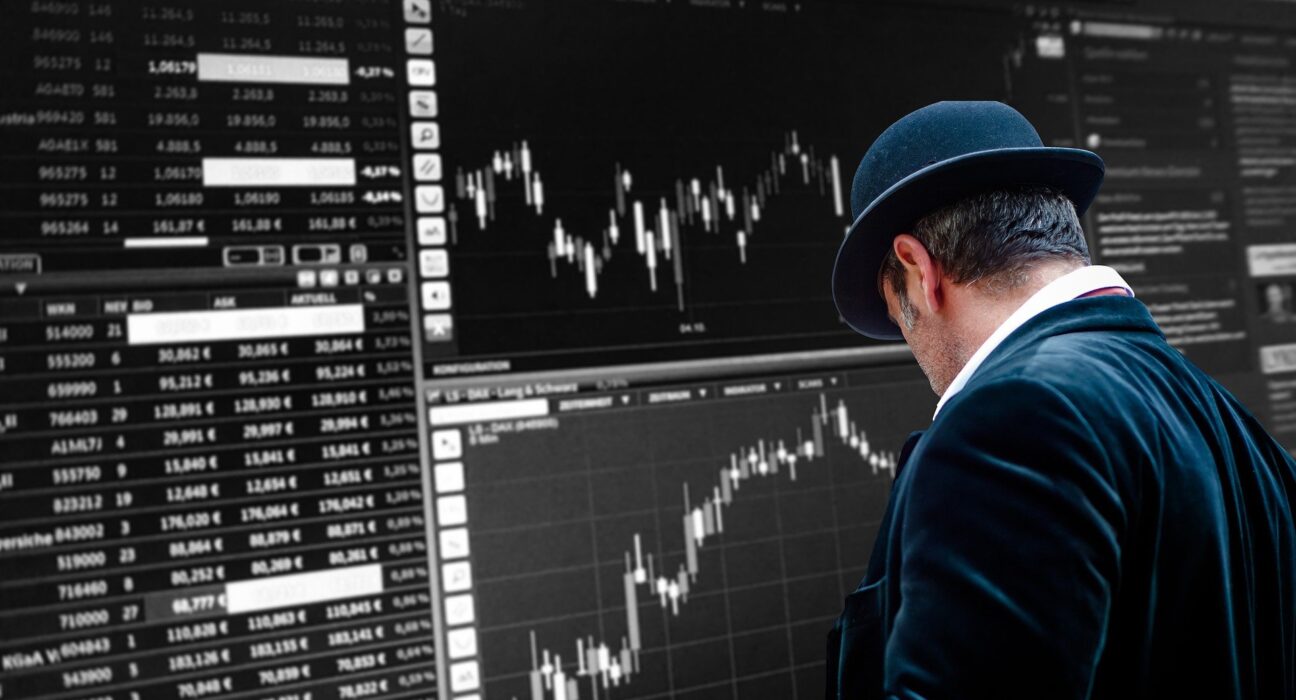 Chainlink Faces Allegations of Fraud Amid Suspicious Short Position Targeting 99% Crash