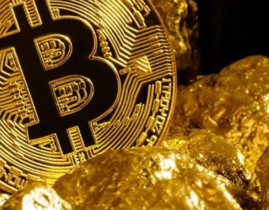 Bitcoin Holds Steady While Gold Surpasses $2,000 Mark