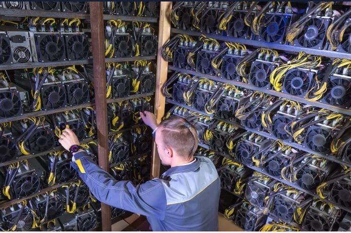 Bitcoin Miners See $300 Million Revenue in July Amid Market Growth