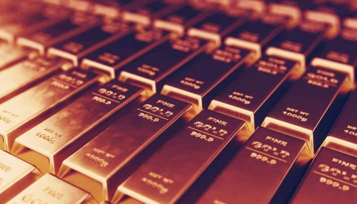 Gold vs Bitcoin: Investors Move Gold Holdings from Hong Kong Amid Security Concerns