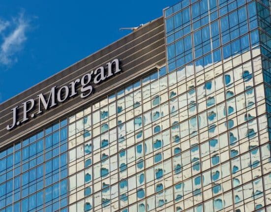 JP Morgan: Younger Investors Favor Bitcoin, Older Generations Lean on Gold