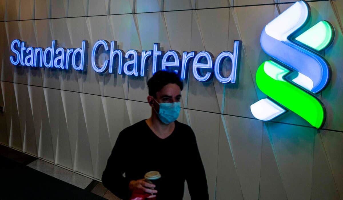 Standard Chartered and DBS Launch Blockchain Trade Finance Registry with 12 Banks