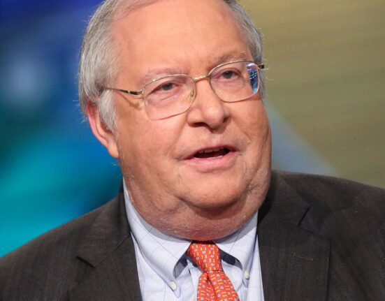 Bill Miller highlights Bitcoin as a top-performing asset with growing institutional interest.