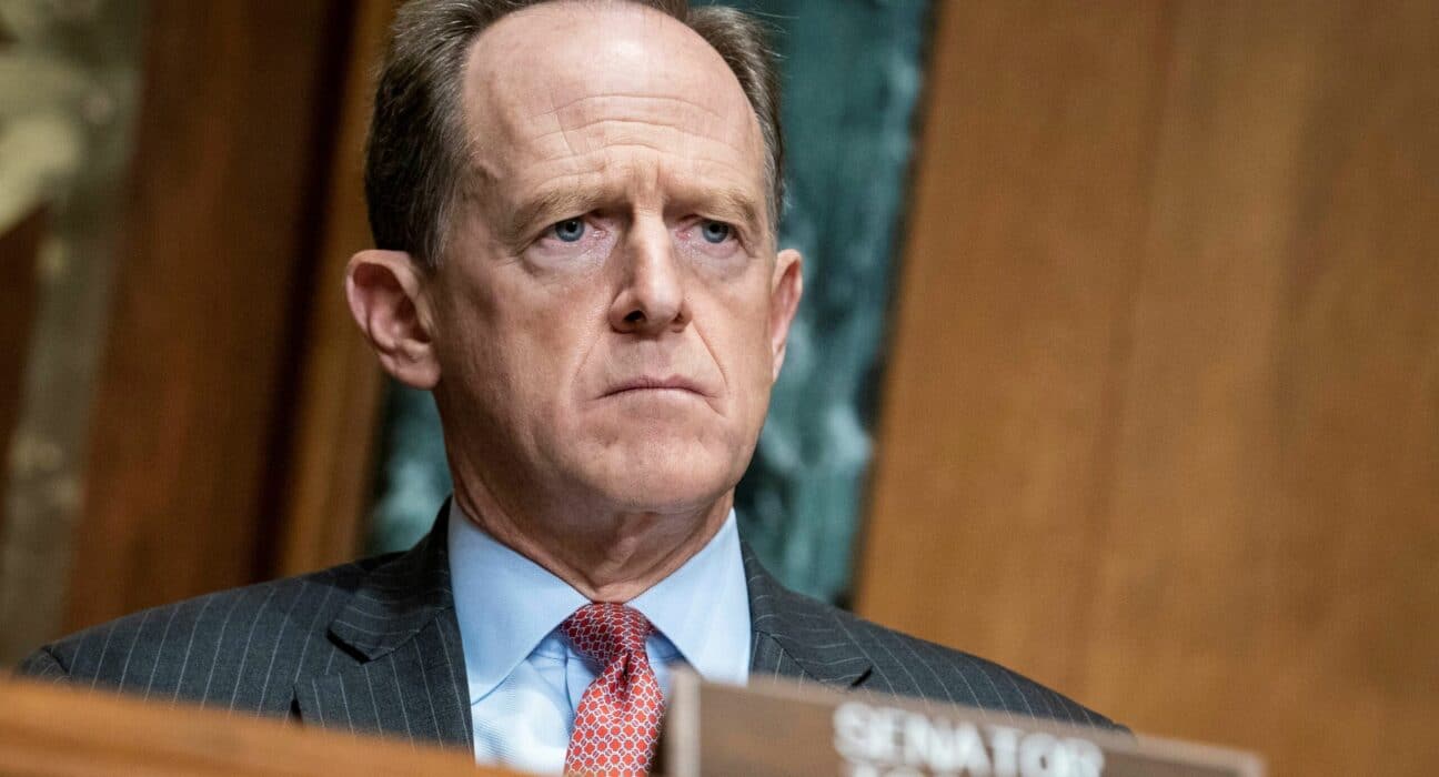 Senator Pat Toomey Raises Concerns Over Cryptocurrency Regulations