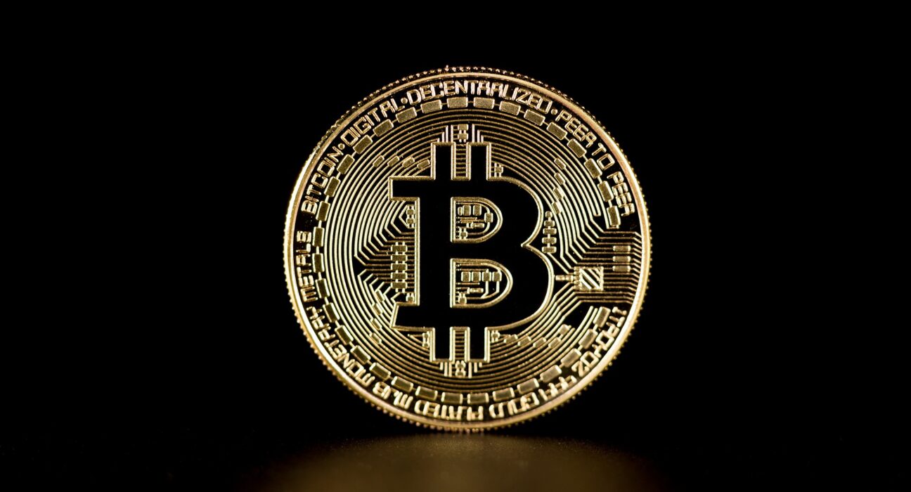 Bitcoin Recovers Above $30,000 but Faces Resistance Amid Skepticism