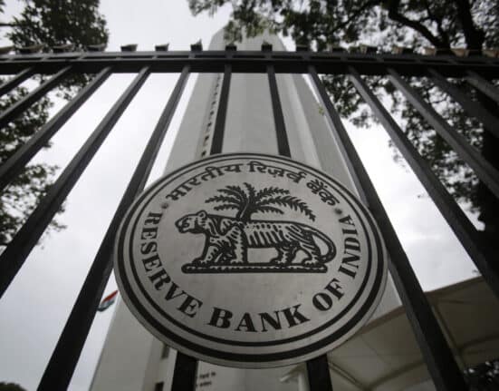 Indian Cryptocurrency Exchanges Struggle as Banks Cut Ties