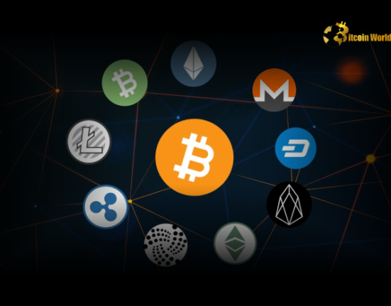 Secret Alt Season Signal? Expert Reveals Crypto Sentiment Divide and Bitcoin Price Surge Potential