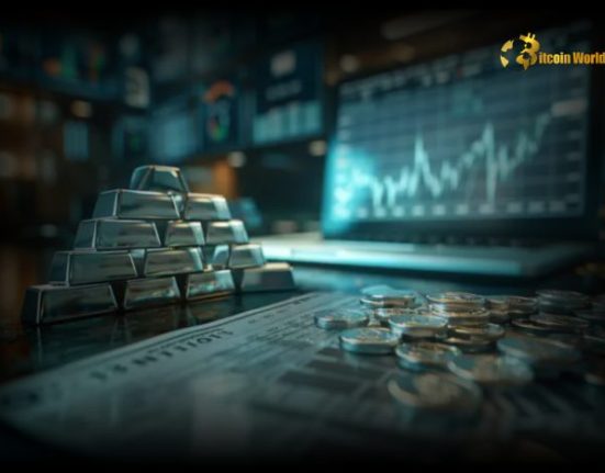 Urgent Silver Price Forecast: XAG/USD at Crossroads as Negative Divergence Signals Caution